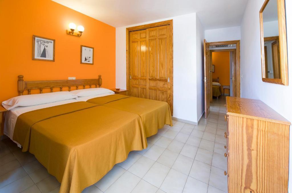 Apartamentos Jovial San Antonio  Cameră foto