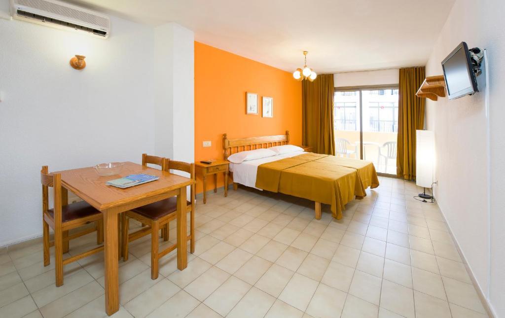 Apartamentos Jovial San Antonio  Exterior foto